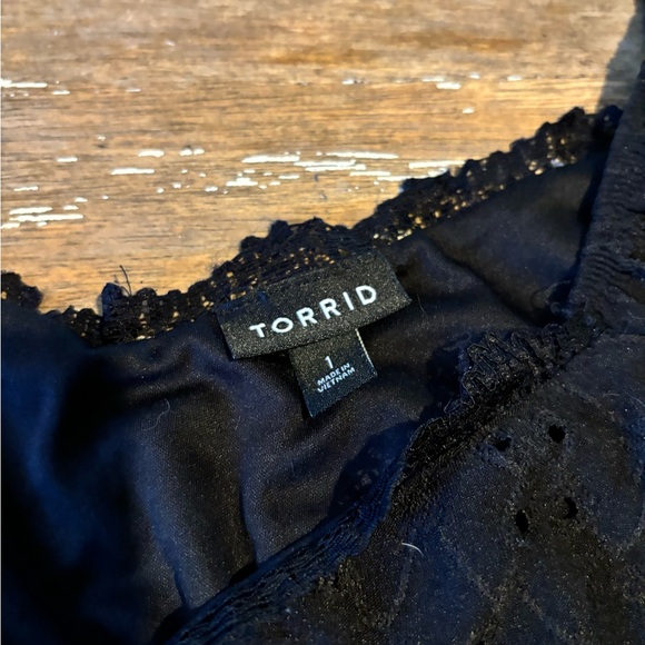 Torrid Eyelet Blouse - Picture 4 of 6